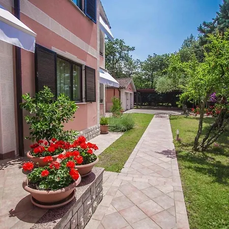 Sophia Apartment